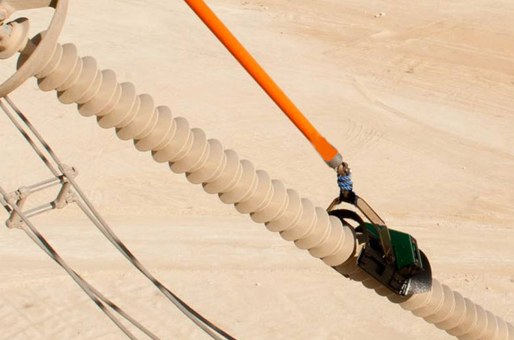 Testing Composite Insulators in the dessert