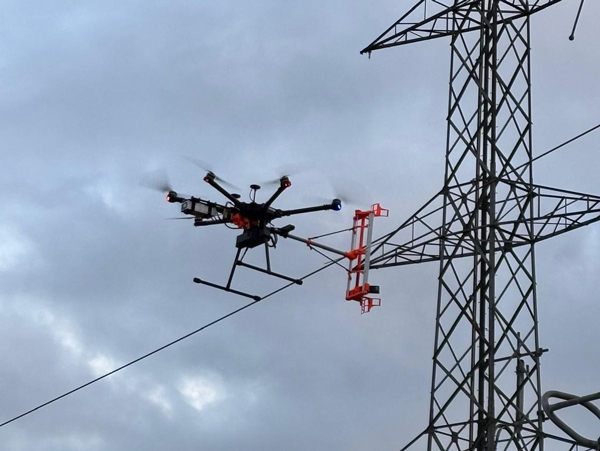 Drone-Testing-Insulator-2